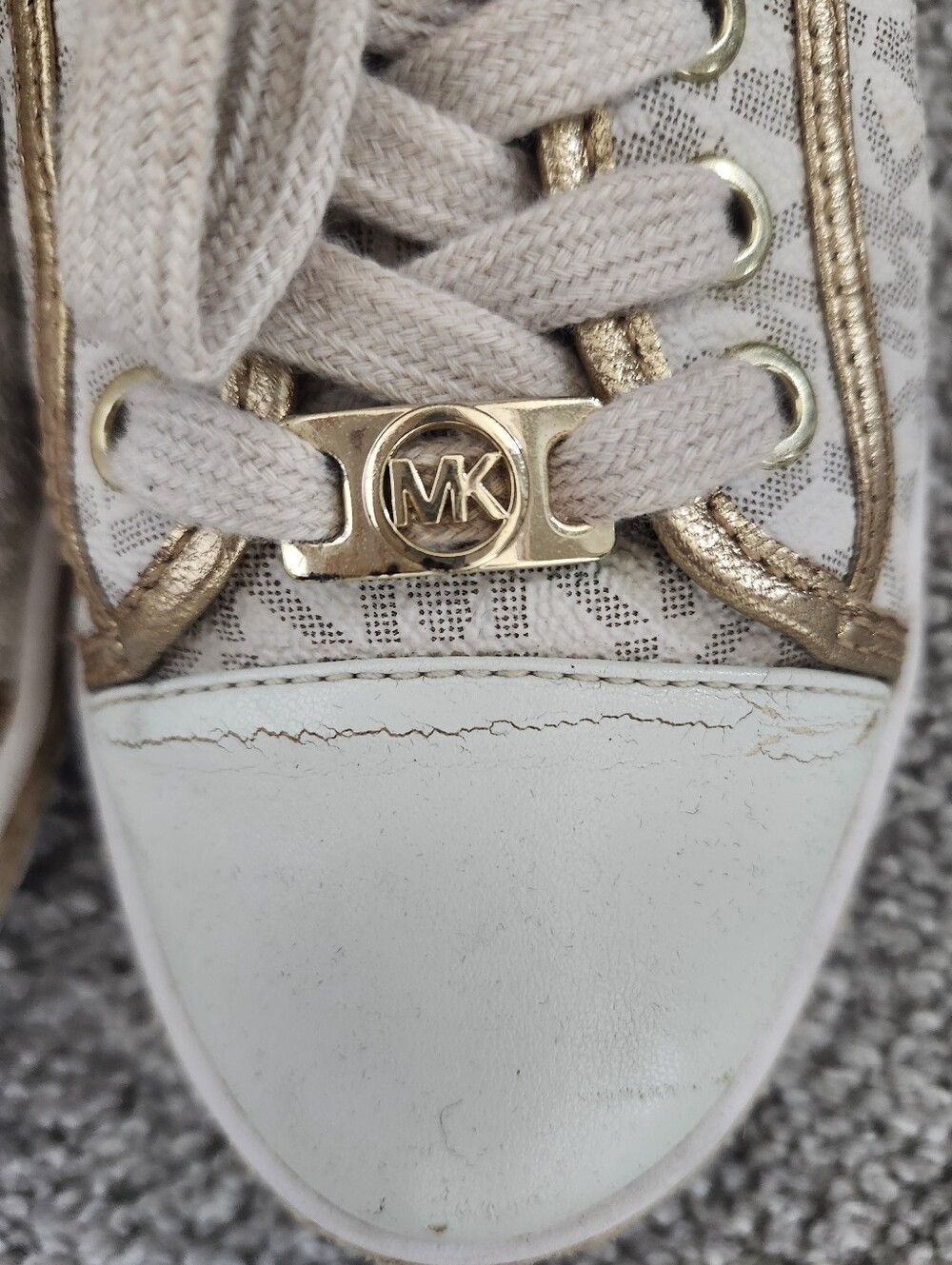 😻 3/$30 Size 7.5 Michael Kors Sneakers - Picture 6 of 9